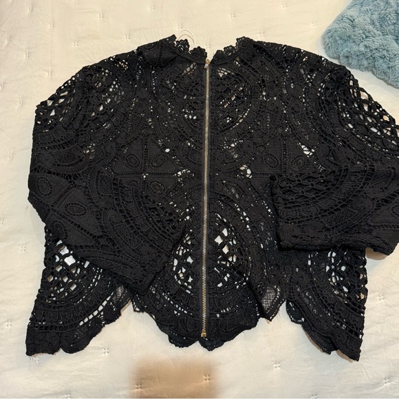 Boohoo Black Lace Cropped Top Size 10 NWT - Picture 2 of 6